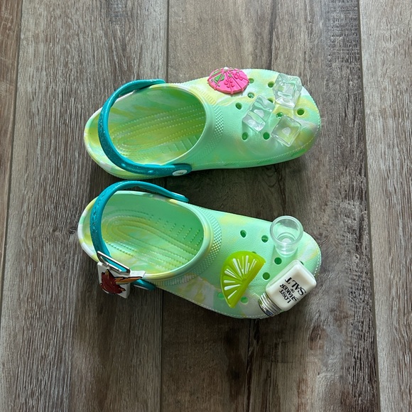 Crocs - Picture 7 of 9